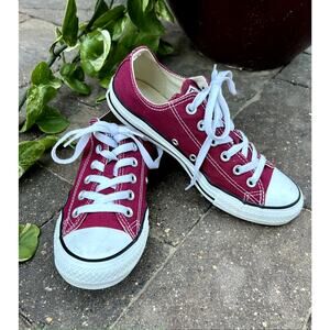 Converse Chuck Taylor All Star red low top trainers mens size 6, womens size 8